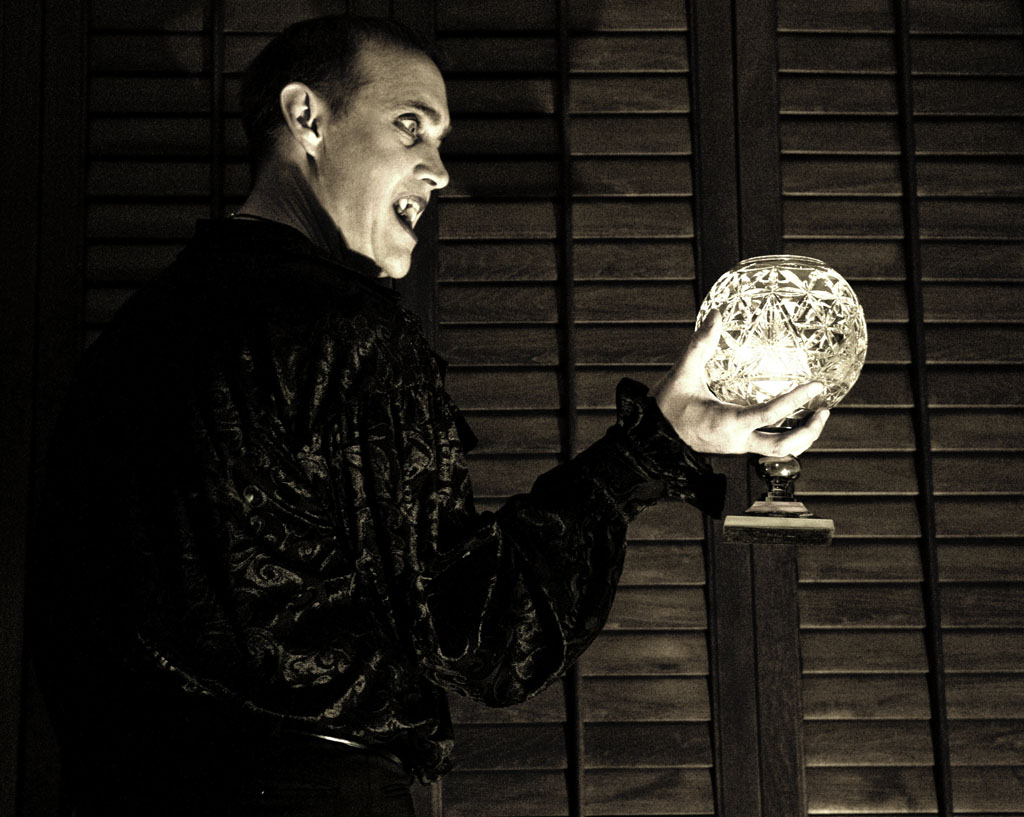 Tell the Future. Vampire photography by Alina Oswald.