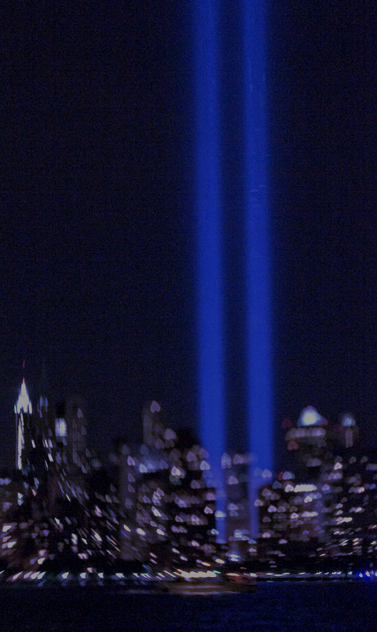 9/11 Tribute in Light. Lensbaby Photography. ©Alina Oswald.