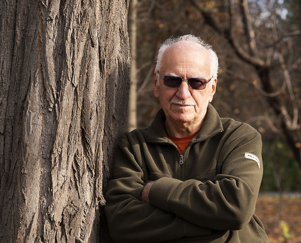 Portrait photo session in the park. Photo by Alina Oswald. All Rights Reserved.