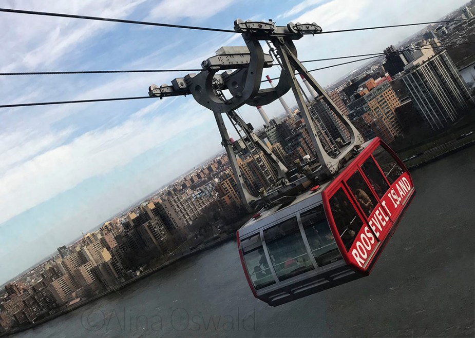 Roosevelt Island Gondola. Photo by Alina Oswald. All Rights Reserved.