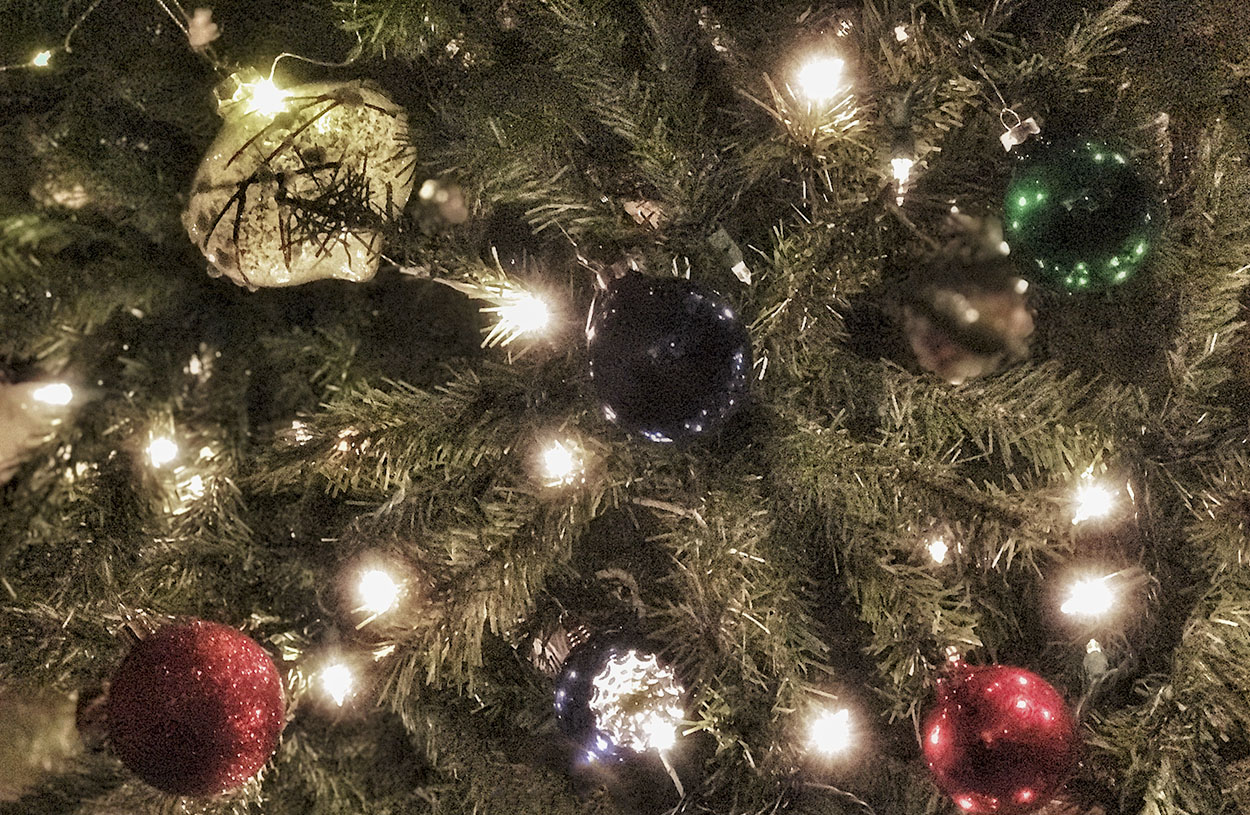 Covid-19 Christmas Tree decorations. Holiday season 2020. #iphoneography ©Alina Oswald.