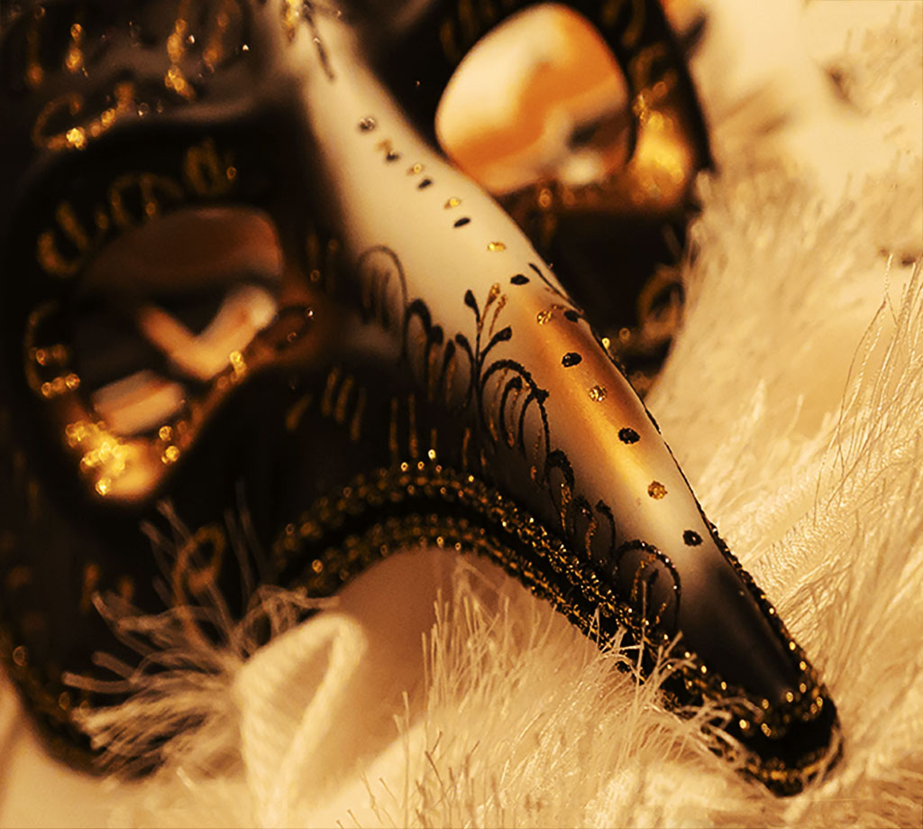 Product Photography. Mardi Gras Decorations. ©Alina Oswald. All Rights Reserved.