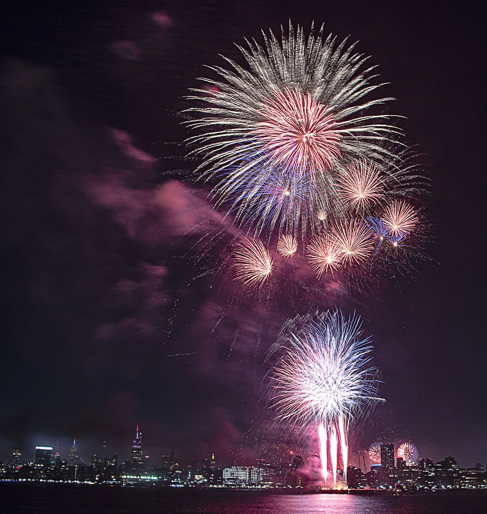 4th of July 2021 fireworks display over Manhattan and Jersey City. ©Alina Oswald. All Rights Reserved.
