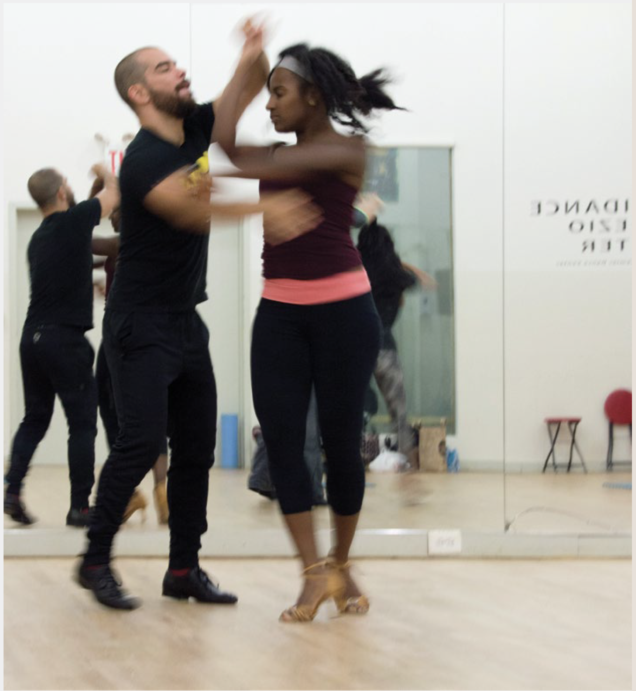 Bailando. Salsa dancing classes in NYC. ©Alina Oswald.